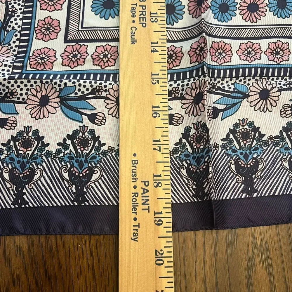 Beautiful Floral women’s Large Scarf.